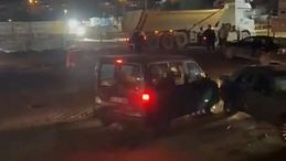 Kocaeli'de &Ouml;fkeli S&uuml;r&uuml;c&uuml; Dehşeti: Aracı &Uuml;zerlerine S&uuml;rd&uuml;! Ortalık Savaş Alanına D&ouml;nd&uuml;