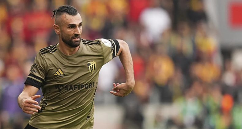 Kocaelisporlu Taraftarlardan Serdar Dursun&rsquo;a Derbi Tepkisi