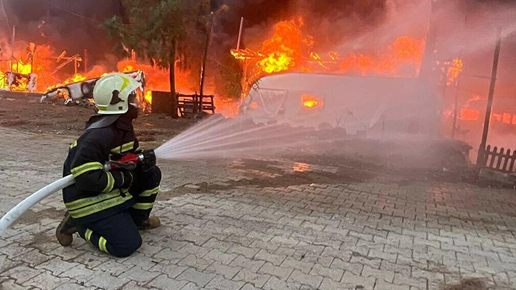 Koyda Karavan Yangını: Bir Kayıptan İkincisine Sıçradı