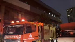 K&uuml;&ccedil;&uuml;k&ccedil;ekmece'de Can Sıkan Yangın: İşyeri 2. Katında Patlak Verdi!