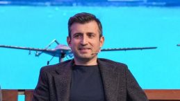 K&Uuml;ME Vakfı M&uuml;tevelli Heyeti Başkanı Bayraktar, hava ara&ccedil;larındaki tasarım sırrını paylaştı