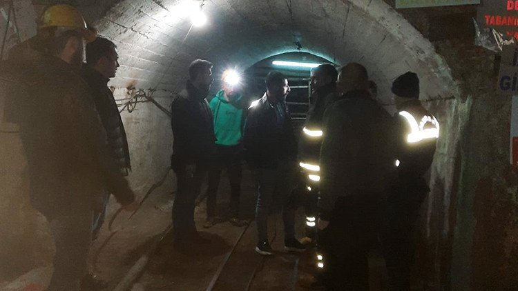 K&uuml;tahya'da Maden Ocağında Gaz Sızıntısı: 5 İş&ccedil;i Hastaneye Kaldırıldı