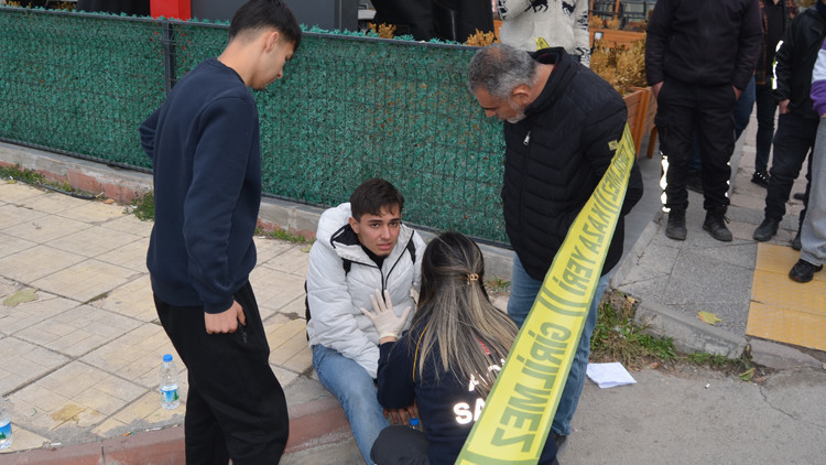 Liseli Gen&ccedil;, Motosiklet Kazasında Hayatını Kaybetti