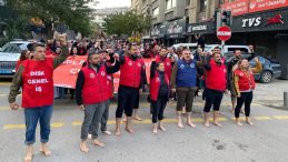 &lsquo;&Ccedil;ıplak Ayak&rsquo; Eylemi Disiplinlik Oldu