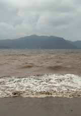 Marmaris Şiddetli Yağışın Pen&ccedil;esinde: Tekne Karaya Oturdu