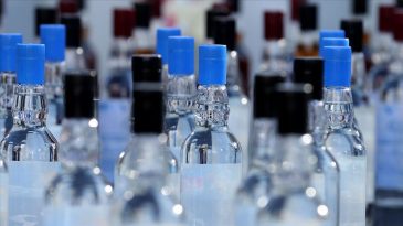 Marmaris'te 4 Bin 166 Litre Ka&ccedil;ak İ&ccedil;ki Ele Ge&ccedil;irildi
