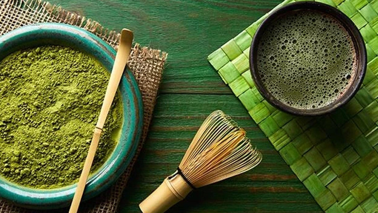 Matcha Sa&ccedil; D&ouml;k&uuml;lmesine Yol A&ccedil;abilir Mi? Uzmanlardan &Ouml;nemli Uyarılar