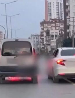 Mersin'de Ara&ccedil;tan İnip Başka S&uuml;r&uuml;c&uuml;ye Saldıranlar Yakalandı! Bakan Yerlikaya Yeni Yargı Paketiyle Gelen Cezaları Duyurdu