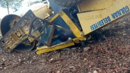 Mersin'de Korkun&ccedil; Kaza: Devrilen Silindirin Altında Kaldı!