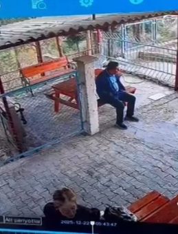 Mersin'de Şok Olay: 12 Yaşındaki &Ouml;ğrenci Okul M&uuml;d&uuml;r&uuml;n&uuml; Vurdu