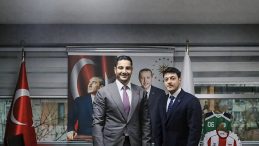 Mesut &Ouml;zil'den Taha Akg&uuml;l'e Ziyaret!