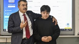 Milli Eğitim Bakanı Tekin, Ortaokul &Ouml;ğrencisinin Vaadini Ger&ccedil;ekleştirdi