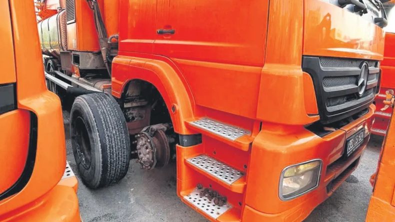 Milyonlarca Dolar Değerindeki Araçlar Terk Edildi