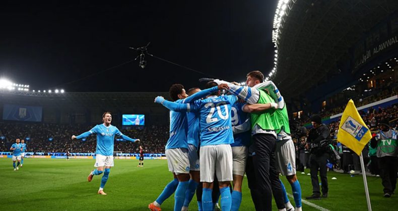 Napoli, Milan'ı Ge&ccedil;erek Finale Y&uuml;kseldi!