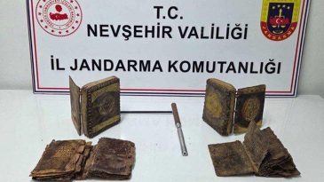 Nevşehir'de Tarihi Eser Niteliğinde 2 Tevrat Ele Ge&ccedil;irildi! 4 Kişi G&ouml;zaltına Alındı