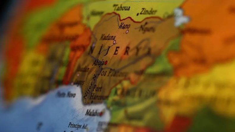 Nijerya'nın Savunma Bakanı Abubakar İstifa Etti!