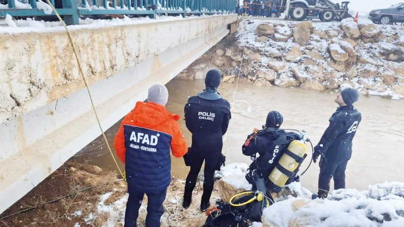 Okul Yolunda Korkun&ccedil; Kaza: 3 &Ccedil;ocuk Hayatını Kaybetti, Baba Kayboldu