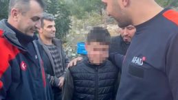 Okuldan &ccedil;ıktıktan sonra kaybolmuştu! K&uuml;&ccedil;&uuml;k &ccedil;ocuğu AFAD ekipleri buldu