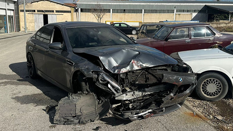 Oto Yıkamacıya Bırakılan Araç Feci Şekilde Hasar Gördü!