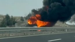 Otob&uuml;s Yangını: Seyir Halindeki Ara&ccedil; Alev Alev Yandı