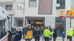 Otomobil D&ouml;n&uuml;ş Salona Daldı: O Anlar Kamerada!