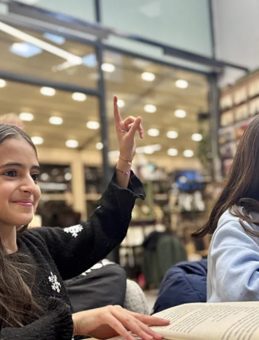 Öğretmenler "Kitap Tahlili" ile Öğrencilere Okuma Alışkanlığı Kazandırıyor