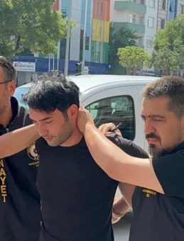 Öldürmemesi İçin Yalvarmış