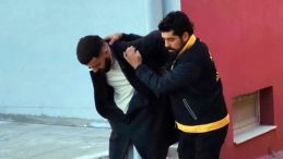 &Ouml;nce 3 Yerinden Vurdu, Ardından Hastaneye G&ouml;t&uuml;rd&uuml;: Arkadaşını &Ouml;ld&uuml;rd&uuml;!