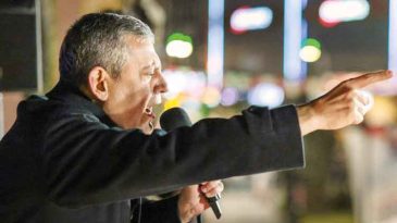 &Ouml;zg&uuml;r &Ouml;zel: Ge&ccedil;im Yoksa Se&ccedil;im Var