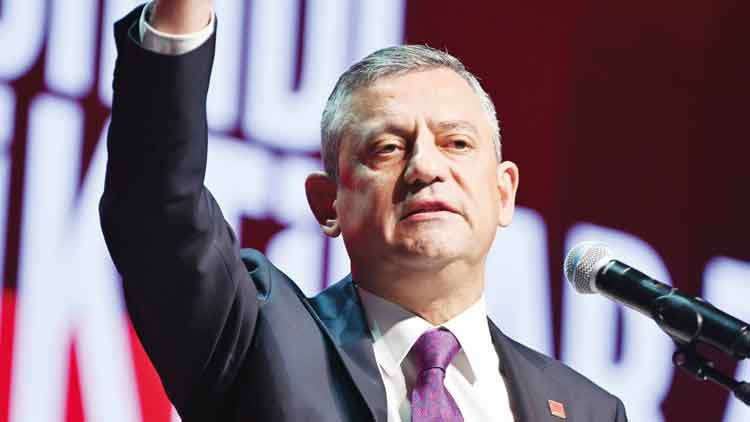 &Ouml;zg&uuml;r &Ouml;zel&rsquo;in Yeni &lsquo;A Takımı&rsquo;