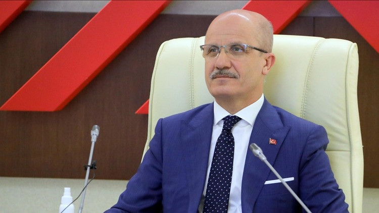 &Ouml;zvar: Yabancı &ouml;ğrencilerin T&uuml;rkiye'ye katkısı yıllık 3,5 milyar dolar