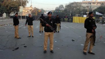 Pakistan&rsquo;da G&uuml;venlik G&uuml;&ccedil;lerine Bombalı Saldırı: 3 Kişi Hayatını Kaybetti