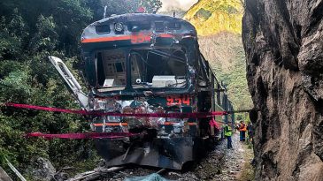 Peru&rsquo;da Tren Kazası: İki Tren Birbirine &Ccedil;arptı!
