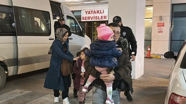 Polisten Kaçarken Kaza Yaptı, İçinden 20 Kaçak Göçmen Çıktı