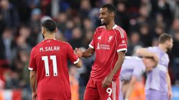 Premier Lig'de Liverpool ve Chelsea, İkişer Golle Galibiyete Ulaşmayı Başardı