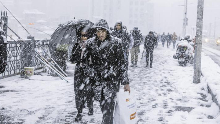 Prof. Dr. Orhan Şen'den kar m&uuml;jdesi: Yeni yıla kar ile girebiliriz! İstanbul'a yılbaşında yağacak mı?