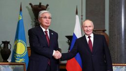 Putin, Kazakistan Cumhurbaşkanı ile Bir Araya Geldi