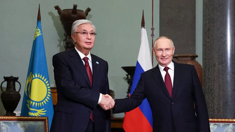 Putin, Kazakistan Cumhurbaşkanı ile Bir Araya Geldi