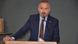 "B&uuml;y&uuml;kşehir'in b&uuml;t&ccedil;esi d&uuml;ş&uuml;r&uuml;l&uuml;rken susanlar bize hesap soramaz"