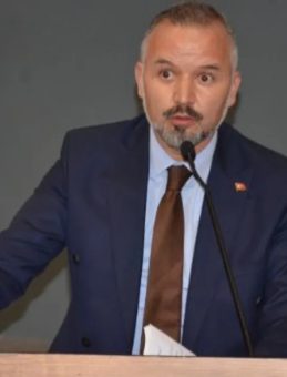 "B&uuml;y&uuml;kşehir'in b&uuml;t&ccedil;esi d&uuml;ş&uuml;r&uuml;l&uuml;rken susanlar bize hesap soramaz"