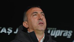 Recep U&ccedil;ar: "1 puanla d&ouml;nebileceğimiz bir oyun vardı"