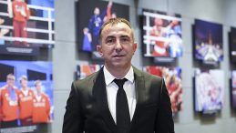 Recep U&ccedil;ar: "H&uuml;cuma D&ouml;n&uuml;k Bir Orta Saha Bakıyoruz"