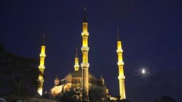 Regaip Kandili Tarihi ve &Ouml;nemine Dair Bilgiler