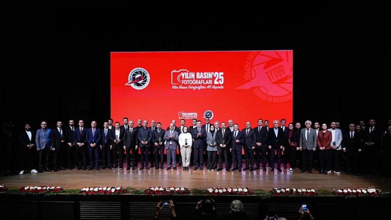 SABAH'a Yılın Basın Fotoğrafı Ödülü!