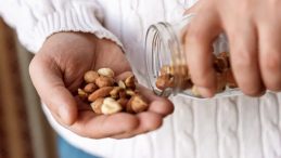 Sadece bir lokma bile &ouml;l&uuml;mc&uuml;l olabilir! Besin alerjisi sandığınızdan &ccedil;ok daha tehlikeli