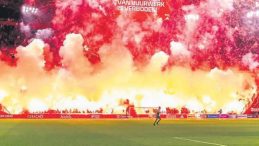 Sahaya Meşale Yağdı, Ma&ccedil; 5 Dakikada Sona Erdi!