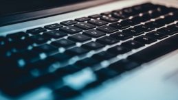 Sahte e-İmza &Ccedil;etesi &Uuml;yelerinden İtiraf: Hoca Kod Adlı Elebaşı, Kamu G&ouml;revlilerinin e-İmzalarını Kopyalayıp Devlet Sistemlerine Sızmış!