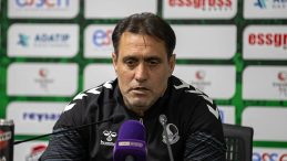 Sakaryaspor, Serhat S&uuml;tl&uuml; ile yollarını ayırdı!