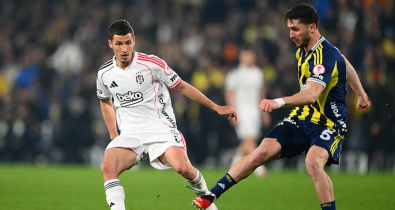 Salih U&ccedil;an: Beşiktaş'a Kartlar Basit &Ccedil;ıkıyor!