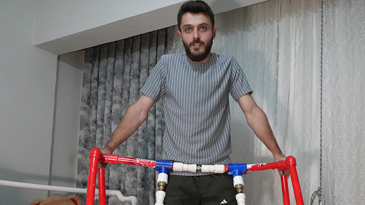 Samsunlu Tesisatçı Su Borularından Beşik Yapmıştı | İlginç Bir İse Daha İmza Attı: Taleplere Yetişemiyor